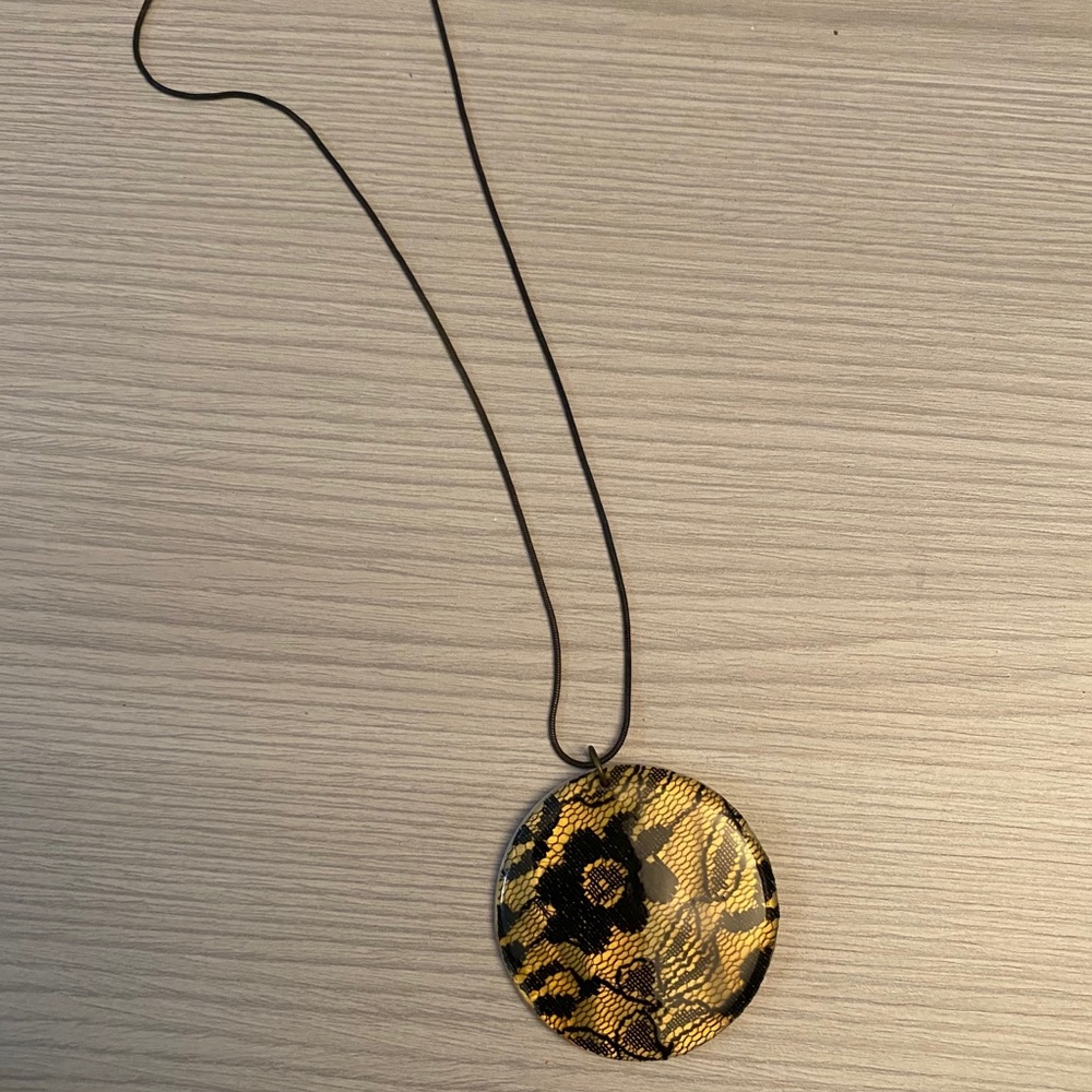 Lace necklace